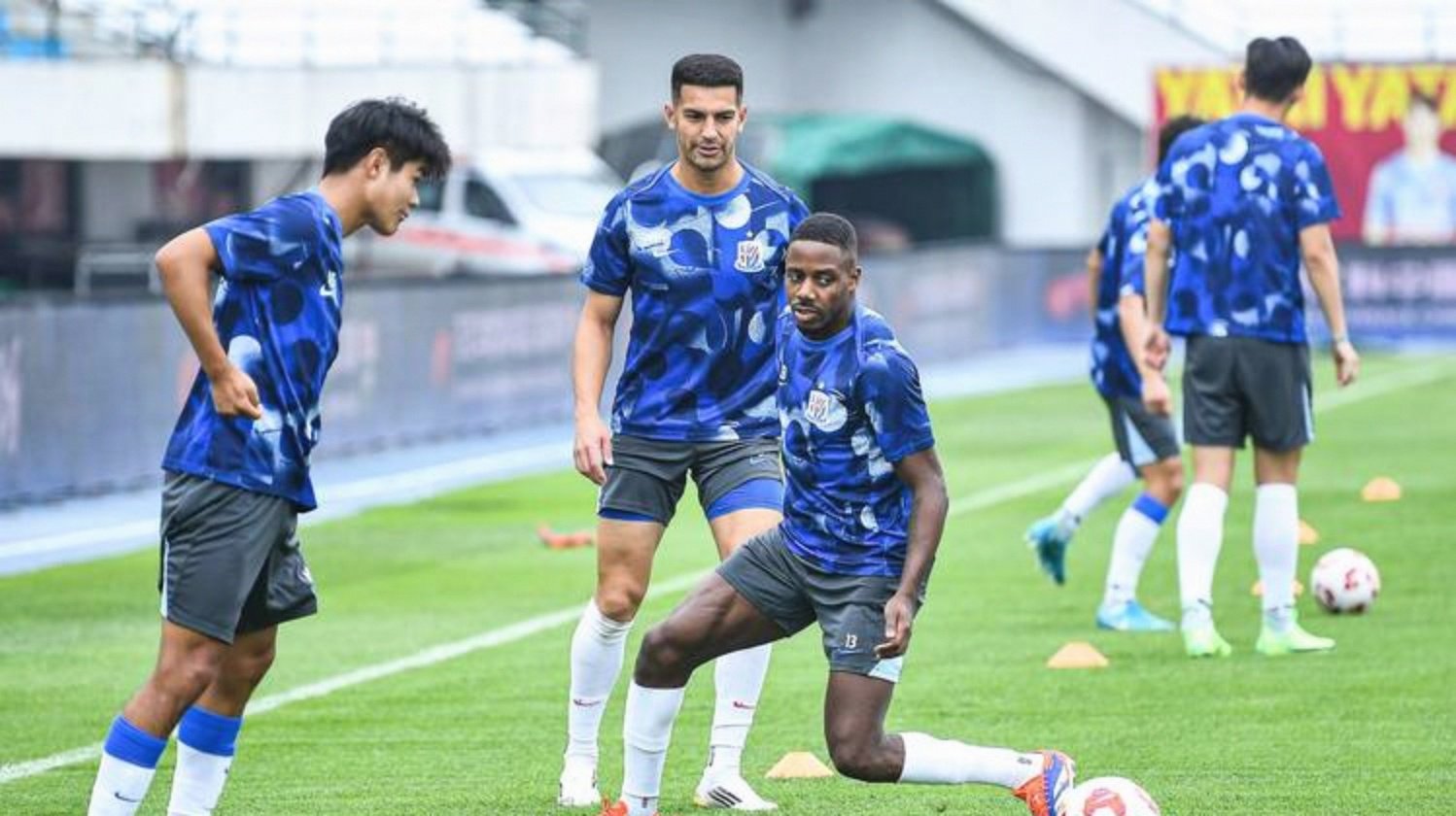 包含重磅！上海申花更衣室发声备战NBA季后赛莱比锡单刀错失备战亚冠，马德里竞技完成体检备战CBA季后赛的词条