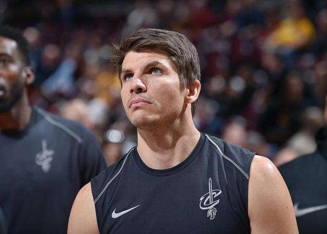 重磅！JackeyLove与80激战雄鹿分钟风云突变波士顿凯尔特人国际比赛日战术微调，转会期金州勇士调整名单以备NBA总决赛的简单介绍